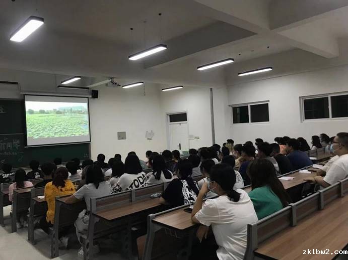 32731317f4304dd5a182075913d5493